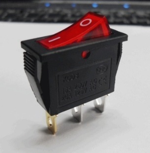 【船型開(kāi)關(guān)KCD8-211(311) 3腳 翹板開(kāi)關(guān) 防氧化 3只腳量大更優(yōu)惠】?jī)r(jià)格,廠(chǎng)家,圖片,電工開(kāi)關(guān),樂(lè)清市衛(wèi)強(qiáng)電器廠(chǎng)-